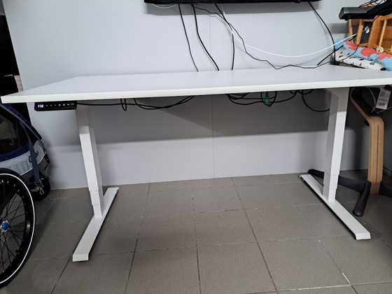 Image 1 of Tavolo da lavoro elettrico in piedi/seduto