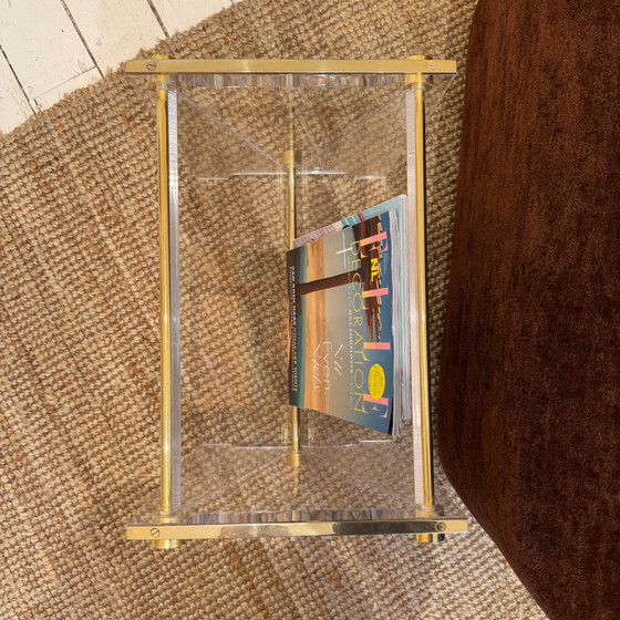 Image 1 of Zeitschriftenhalter aus Plexiglas im Stil der Mitte des 20. Jahrhunderts mit Messingdetails