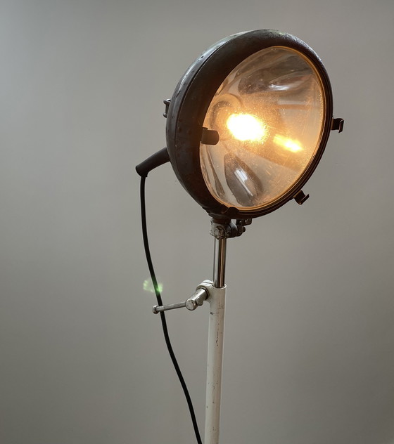 Image 1 of MetalMed vintage schijnwerper lamp