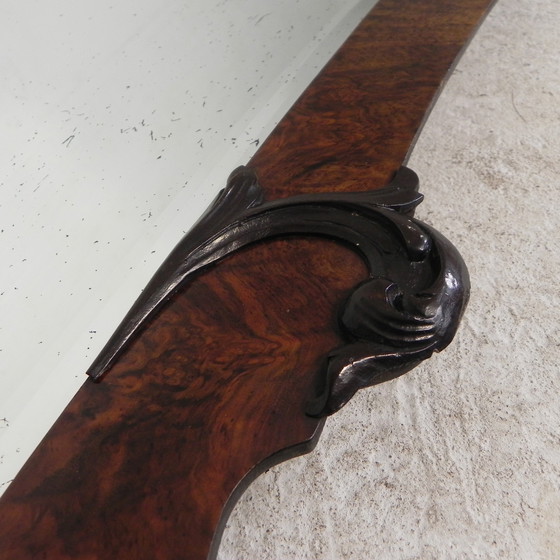 Image 1 of Miroir romantique avec verre poli dans un cadre en noyer, 1942