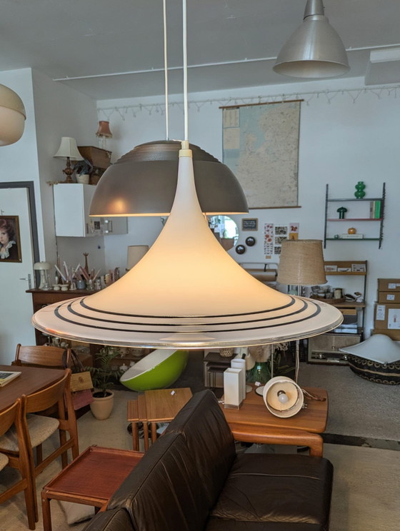 Vintage Space Age Witch Hat Pendant Lamp – Plexiglass (photo 8 of 9)