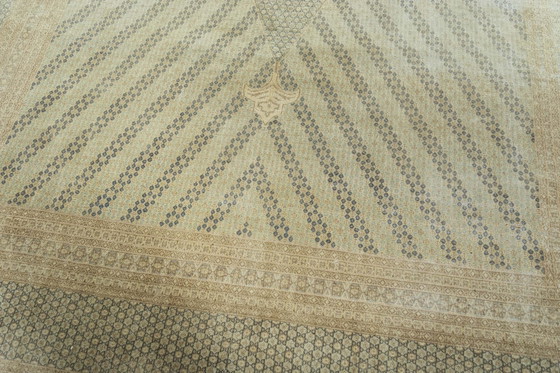 Image 1 of Hand-knotted Vintage Royal Carpet - 328 X 234 Cm - New