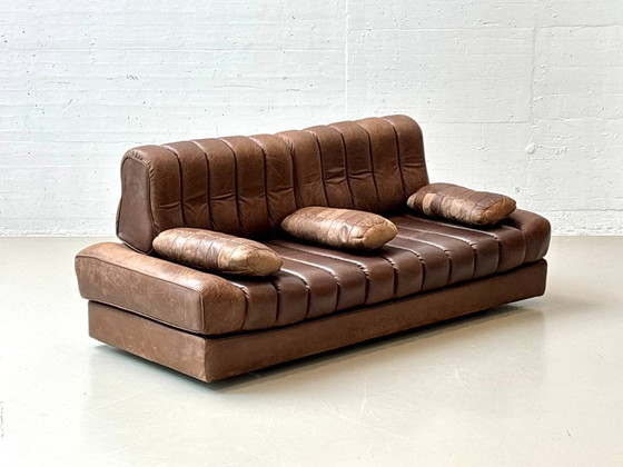 Image 1 of Sofá cama DS-85, un modelo emblemático de De Sede, color marrón coñac, Suiza, década de 1960.