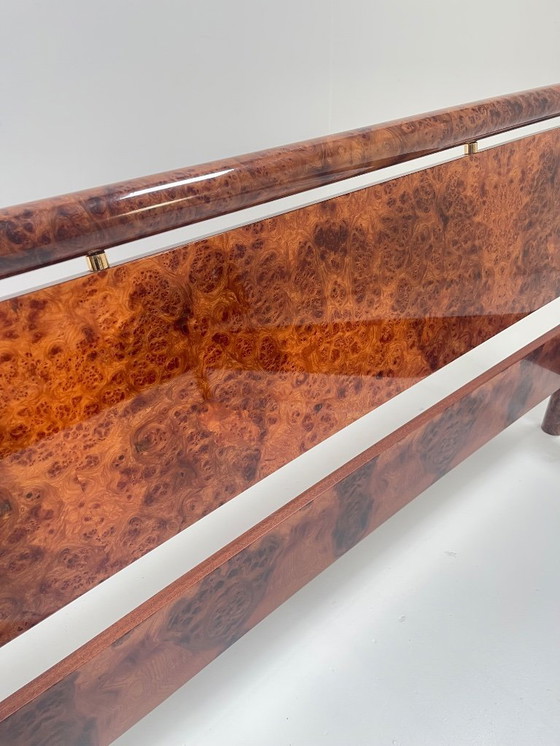 Image 1 of Cadre de lit vintage italien moderne en bois de ronce