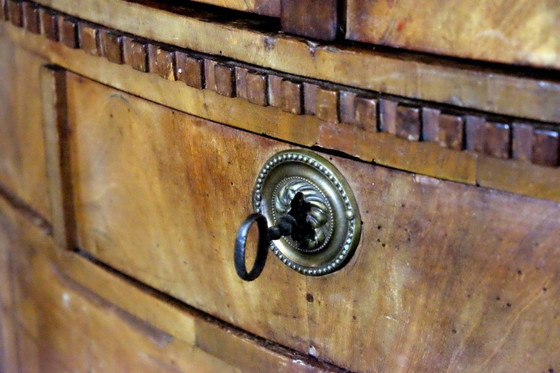 Image 1 of Prachtige 18de eeuwse hoekkast in mahoniehout 