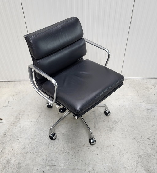 8x Herman Miller Eames Soft Pad chaise de bureau 2019 Modèle