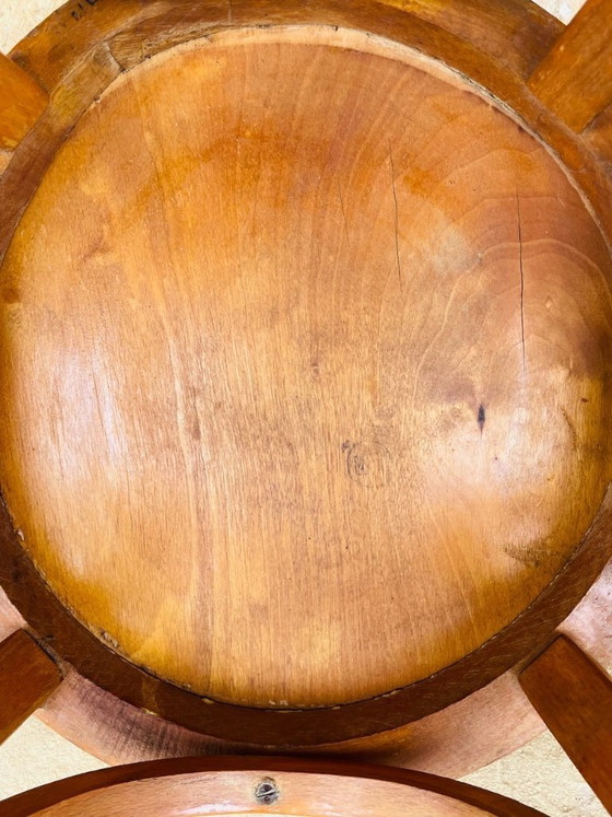 Image 1 of Vintage gebogen houten kruk uit het midden van de vorige eeuw van Baumann uit de jaren 1950.