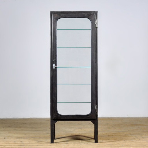 Armoire médicale vintage, années 1970