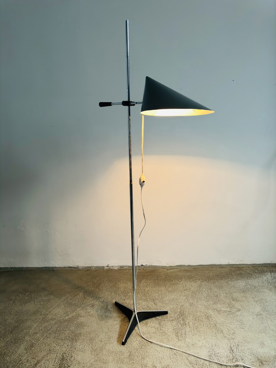 Image 1 of D-2003 BODENLAMPE VON JAN JASPERS FÜR RAAK AMSTERDAM, NIEDERLANDE, 1950er Jahre