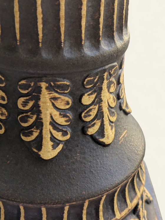 Image 1 of Zeldzaamheid! Vintage keramische plantenstandaard uit de jaren 70 in zwart en goud, klassieke inrichting, zeer goede staat