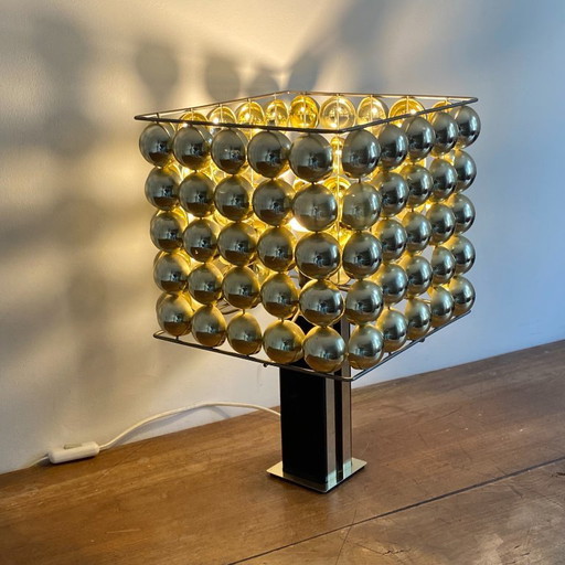 Lámpara cinética. 1970. Plexiglás. Era espacial.