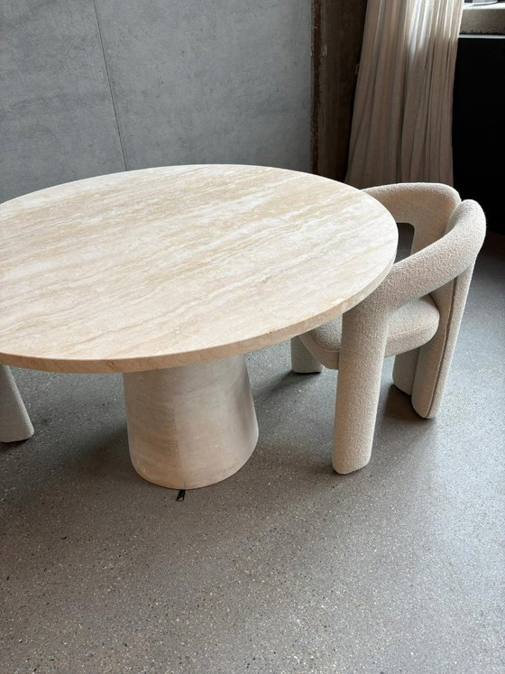 Image 1 of Tables à manger en travertin, rondes et personnalisées