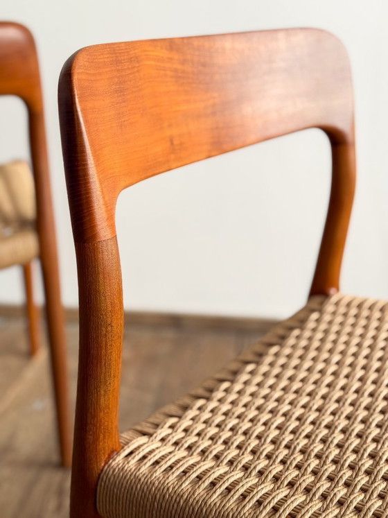 Image 1 of Set van 4 eetkamerstoelen in mid-century stijl van Niels O. Møller voor J.L. Mollers, model 75