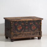 Antieke kist met bloemendecoratie (ca.1920) #8 – Opbergkast (photo 6 of 40)