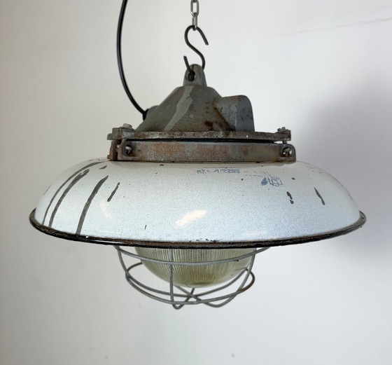 Image 1 of Industrielle graue Emaille-Hängeleuchte im Fabrikkäfig-Design aus Gusseisen von Zaos, 1960er Jahre