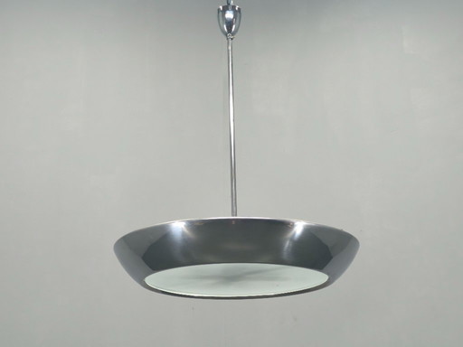 Lámpara de araña Bauhaus con forma de ovni, de Drupol, colgante de cristal cromado, década de 1940.