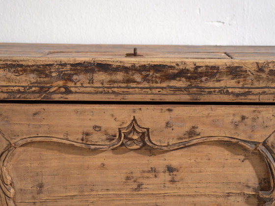 Shanxi low cabinet in elm with carved door – China, circa 1930 – Sideboard cabinet, Iron (photo 38 of 40)