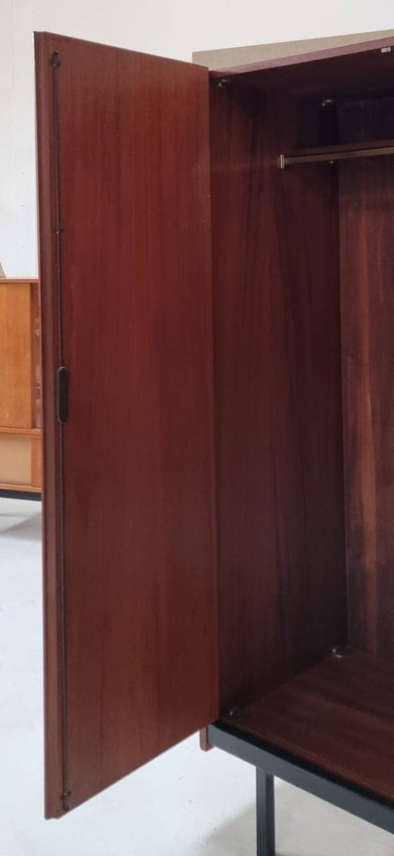 Image 1 of guardarropa de mediados de siglo