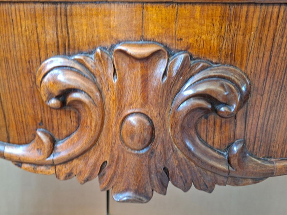 Image 1 of Edler antiker Konsolentisch aus Nussbaumholz – Karl-X.-Zeit (um 1825)