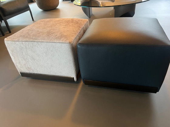 Image 1 of Pouf Minotti "West" colore beige e blu marine