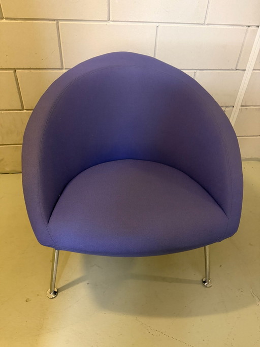 Artifort Hanna design armchair Lavender