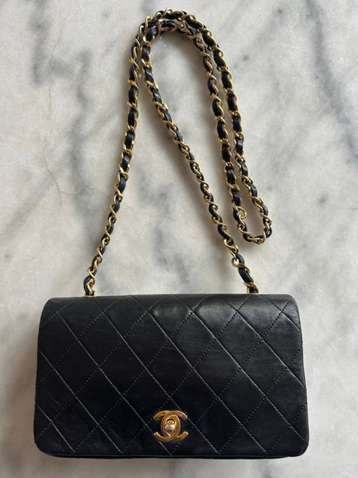 Chanel a patta intera