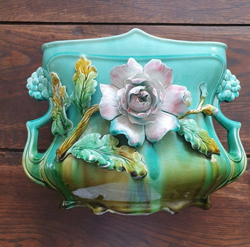 Belle jardinière Art Nouveau en barbotine -ca 1900