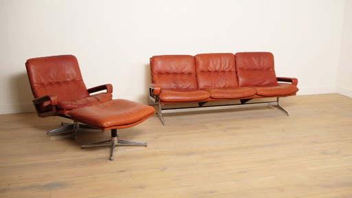 Vintage seating area | 3-seater | armchair + footstool | King sofa | Leather