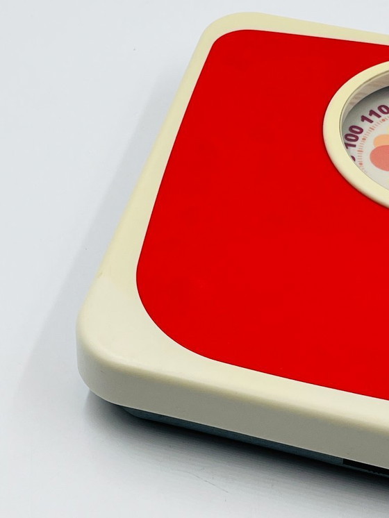 Image 1 of Vintage Soehnle red bathroom scale from the 1970s