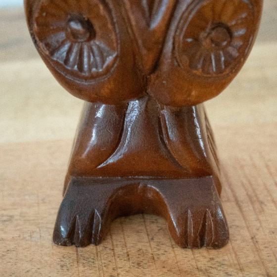 Handgeschnitzte Eulenfigur aus Holz im Mid-Century-Modern-Stil – Dekorative Objekte, Wood (photo 8 of 9)
