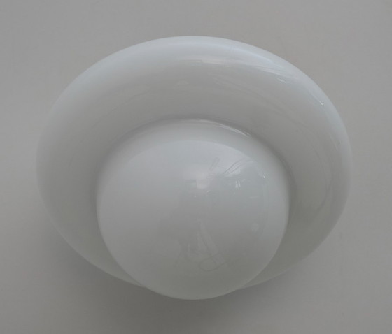 Image 1 of Pareja de apliques italianos de madera y cristal opalino de mediados de siglo, años 60