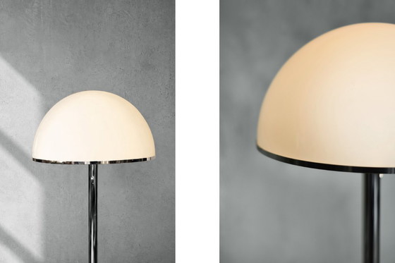 Image 1 of Vintage Zweedse vloerlamp van chroom en wit acryl van Nybro Armaturfabrik, jaren 70.