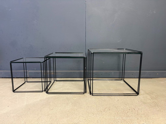 Mesas nido Isocele de Max Sauze, década de 1970. – Mesas auxiliares, Glass, Metal (photo 6 of 7)