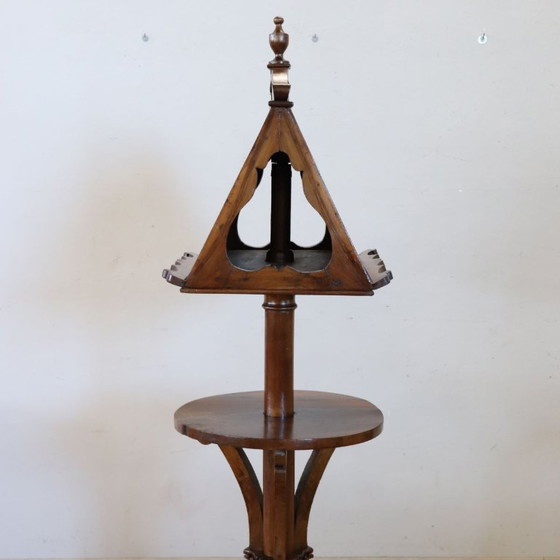 Image 1 of Leggio antico in noce, Italia, inizio XIX secolo