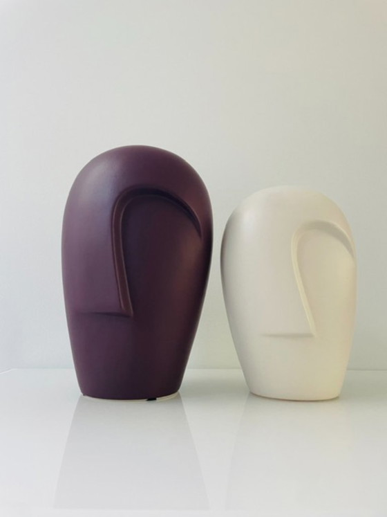 Image 1 of Ensemble de 2 vases sculpturaux modernes aux visages stylisés