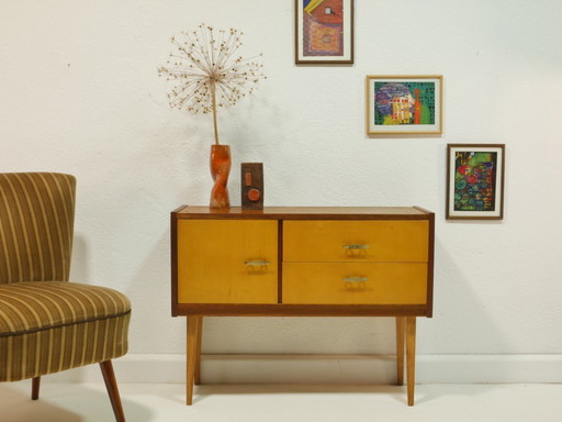 Commode/armoire d'entrée vintage des années 1960 – makoré et bouleau, poignées en laiton, style Mid-Century