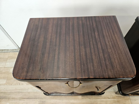 Coppia di comodini in mogano anni '50 con anta e cassetto, Legno, Metallo, Marrone, Vintage (foto 6 di 15)