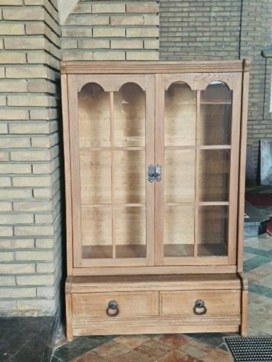 Image 1 of Vitrine d'église provenant de l'église historique de Schulen – chêne massif – pièce patrimoniale unique (vers 1960)