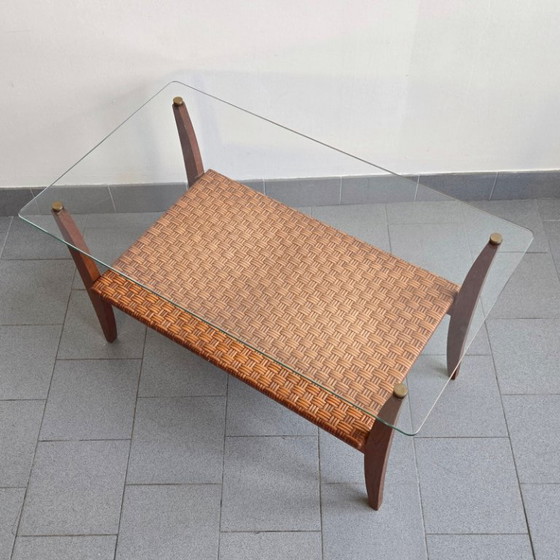 Image 1 of PRACHTIGE VINTAGE SALONTAFEL UIT DE JAREN 60, GEMAAKT VAN BEUKENHOUT, ROTAN, MESSING EN GLAS