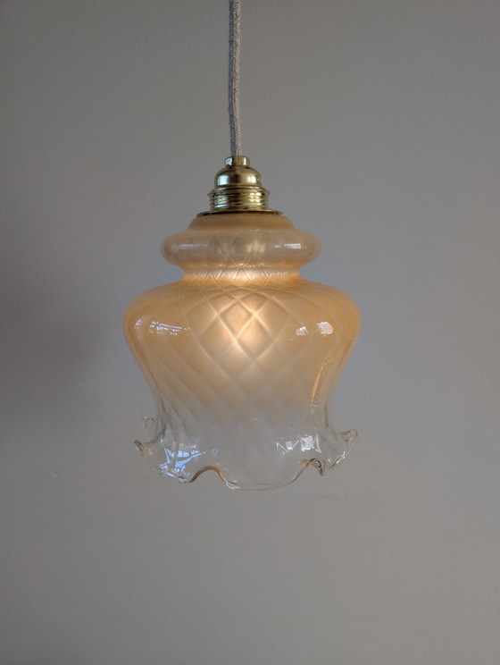 Image 1 of Sfeervolle vintage zacht gele opaline glazen hanglamp