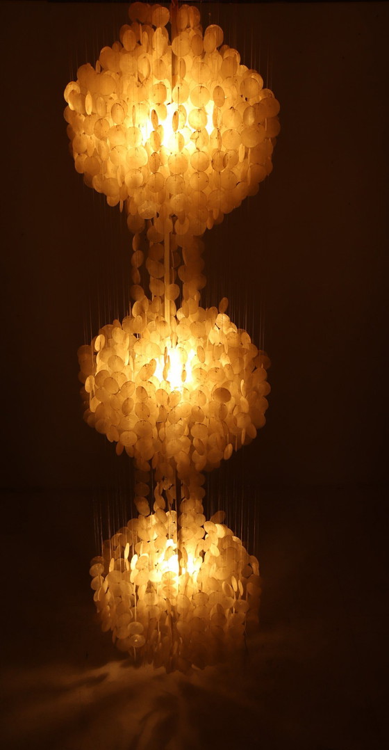 Image 1 of Shell lamp/pearl ceiling lamp of the 80s in the style of Verner Panton