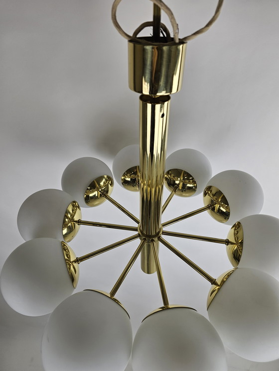 Image 1 of Kaiser Leuchten Pendelleuchte mit 10 milchig-weißen Glaskugeln und Messingfassung