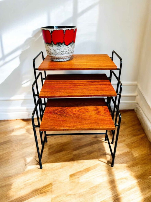 Vintage houten en metalen Nesting Tables