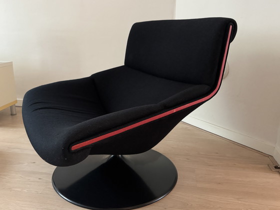 Image 1 of Artifort F520