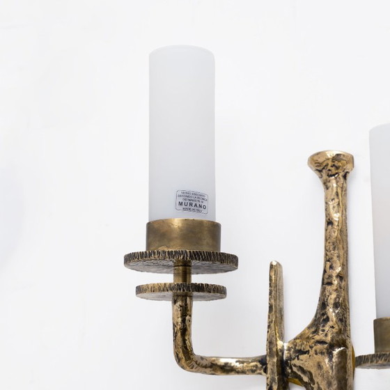 Paar brutalistische Bronze-Wandleuchten und Murano-Glas-Sconces von Felix Agostini (photo 6 of 8)