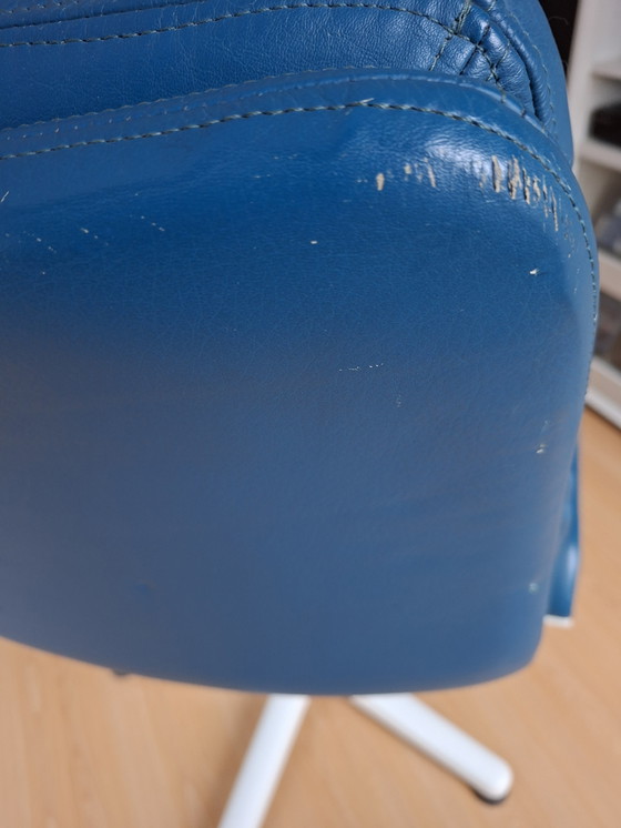 Image 1 of Artifort F140