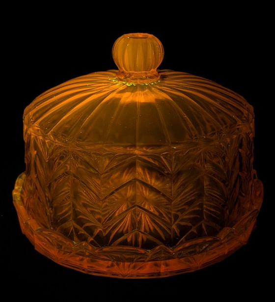 Art Deco Rosaline (Depression Glass) Cake Dome 1930, Table accessories, Pink (photo 7 of 9)