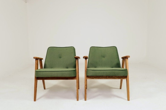 Image 1 of Par de sillas de mediados de siglo, terciopelo verde oliva 720