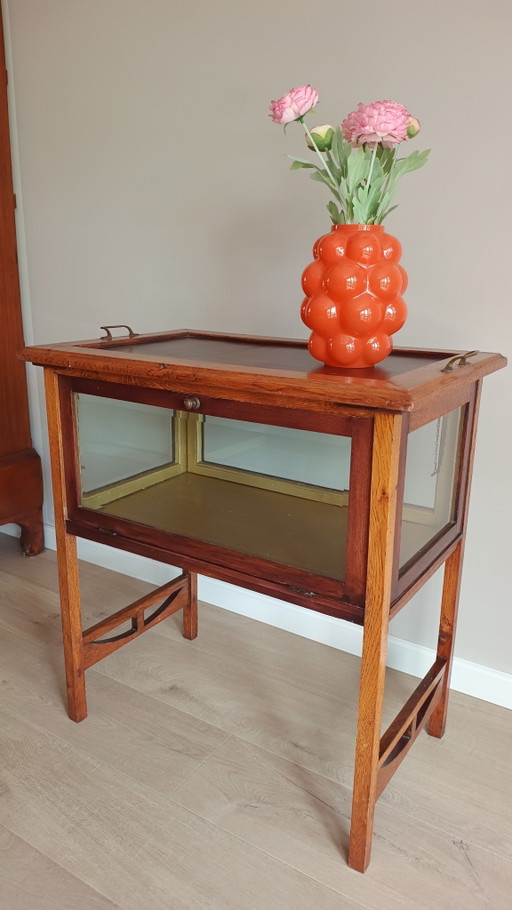 Magnifique vitrine vintage unique de style Arts & Crafts