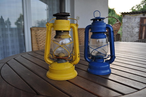 Lampade a olio ungheresi gialle e blu, anni '60, set di 2